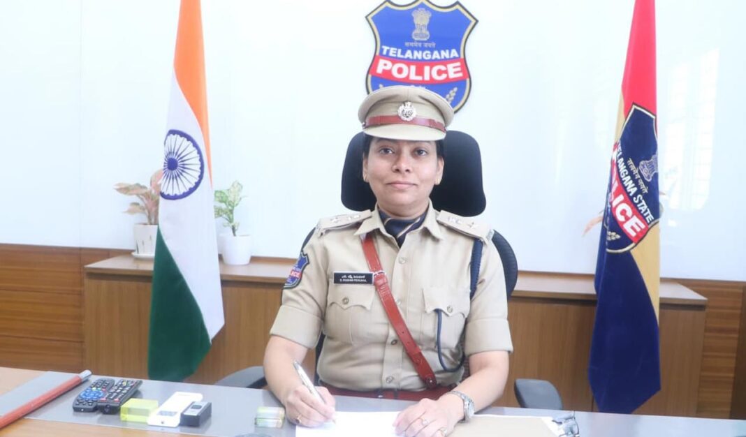 సిద్దిపేట పోలీస్ కమిషనర్గా రష్మీ పెరుమాళ్ బాధ్యతలు స్వీకరించారు
– PARAHUSHAR NEWS