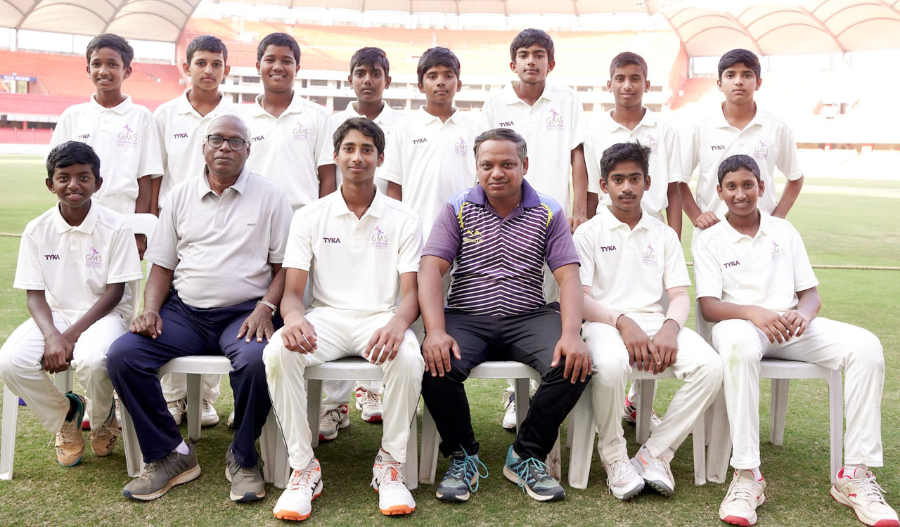 గౌతమ్ vs గౌతమ్ HCA U-14 వన్డే క్రికెట్ ఫైనల్లో అఖిలేశ్వర్ మెరిశాడు.