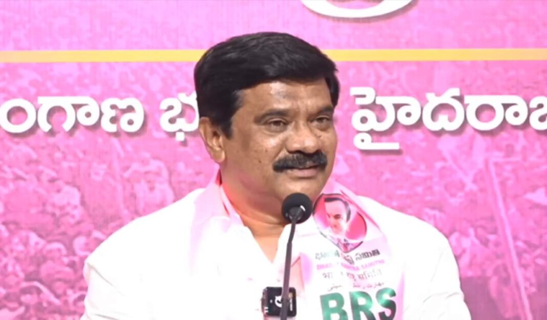 తెలంగాణలో జర్నలిస్టులను అర్ధరాత్రి అరెస్టు చేసిన బీఆర్‌ఎస్ నేతలు ఖండించారు

