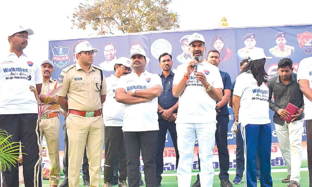 ట్రాఫిక్ క్రమశిక్షణ సామాజిక కర్తవ్యం: ఆది శ్రీనివాస్
– PARAHUSHAR NEWS