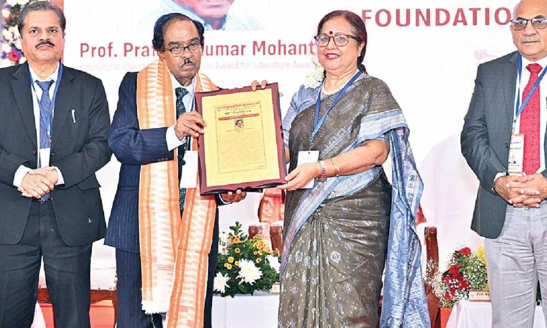 ప్రపంచ పాఠకుల కోసం ఉపేంద్ర భంజా సాహిత్య రచనలను అనువదించాలని పిలుపు
