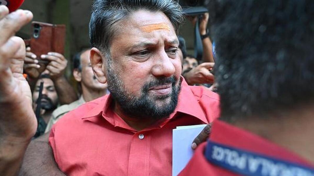 శబరిమల ప్రధాన పూజారి భౌతిక కాయం కారణంగా ఆసుపత్రిలో చేరారు
