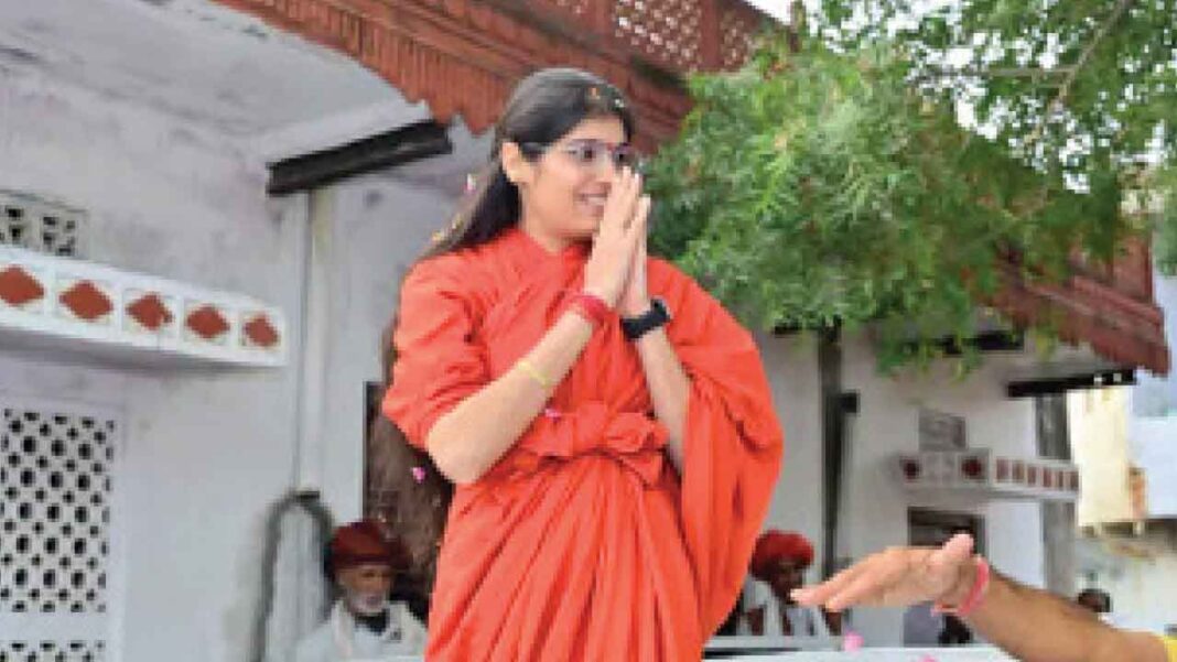 సాధ్వి ‘అనుమానాస్పద మృతి’పై విచారణ జరిపించాలని భక్తులు కోరారు.
– PARAHUSHAR NEWS