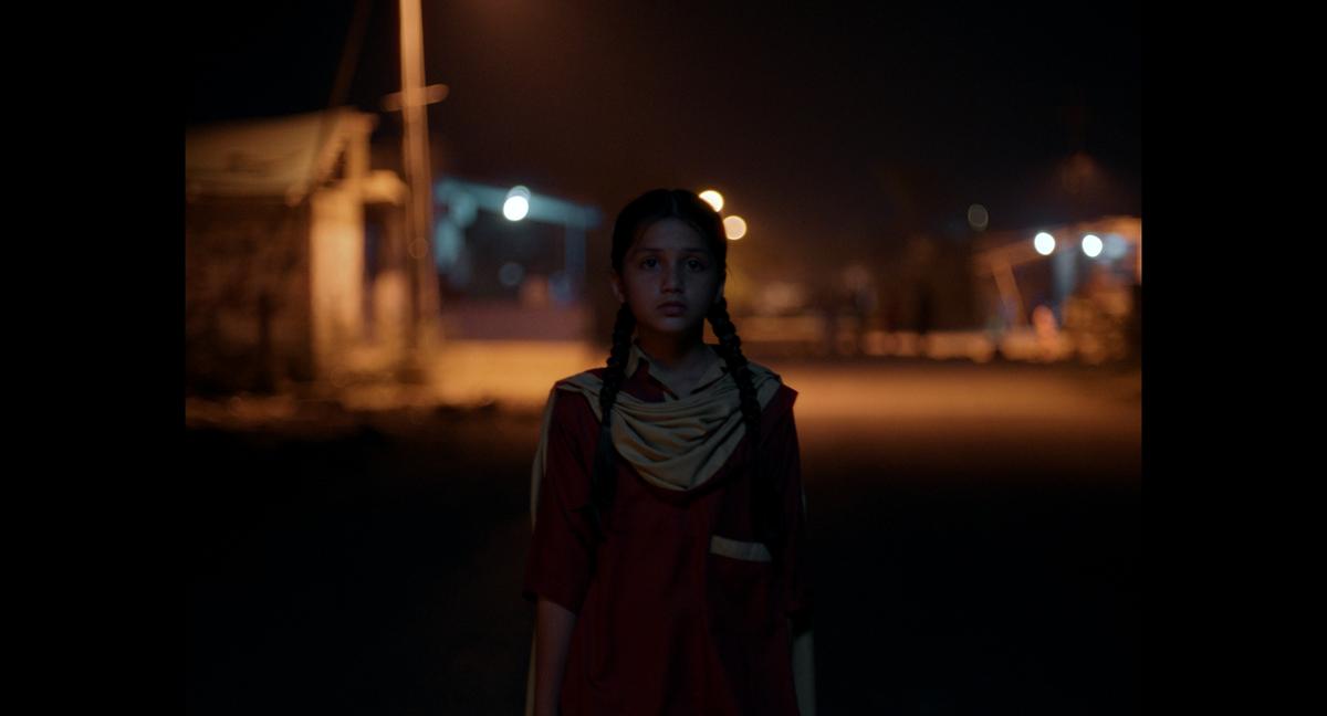 'ఘోస్ట్ స్కూల్' (2025) నుండి ఒక స్టిల్, ఇది 76వ బెర్లినేల్లో జనరేషన్ Kplus విభాగంలో ప్రీమియర్ అవుతుంది. 'ఘోస్ట్ స్కూల్' (2025) నుండి ఒక స్టిల్, ఇది 76వ బెర్లినేల్లో జనరేషన్ Kplus విభాగంలో ప్రీమియర్ అవుతుంది.