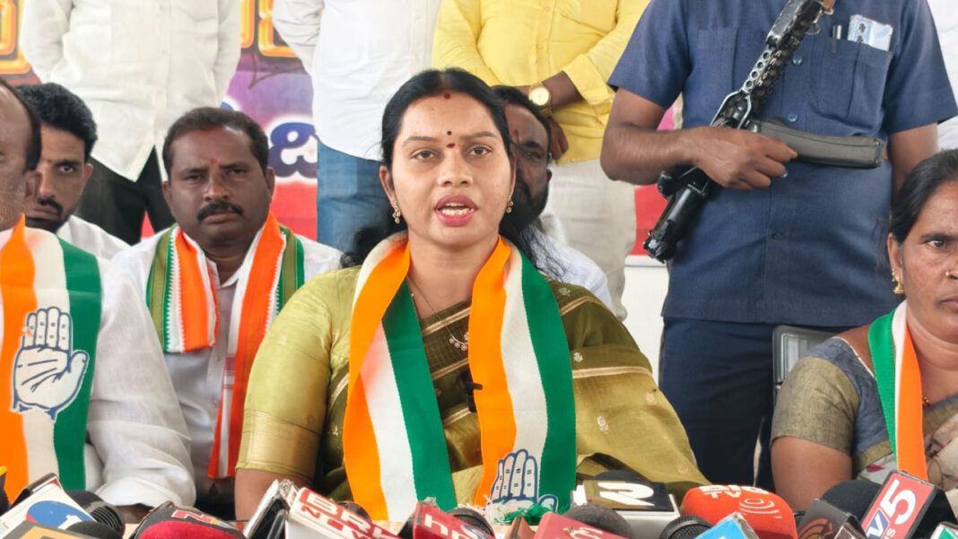 Gadwal Congress | Political prostitution in Gadwala.. Former chairman of ZP strongly criticizes own party Congress-Namasthe Telangana
– PARAHUSHAR NEWS