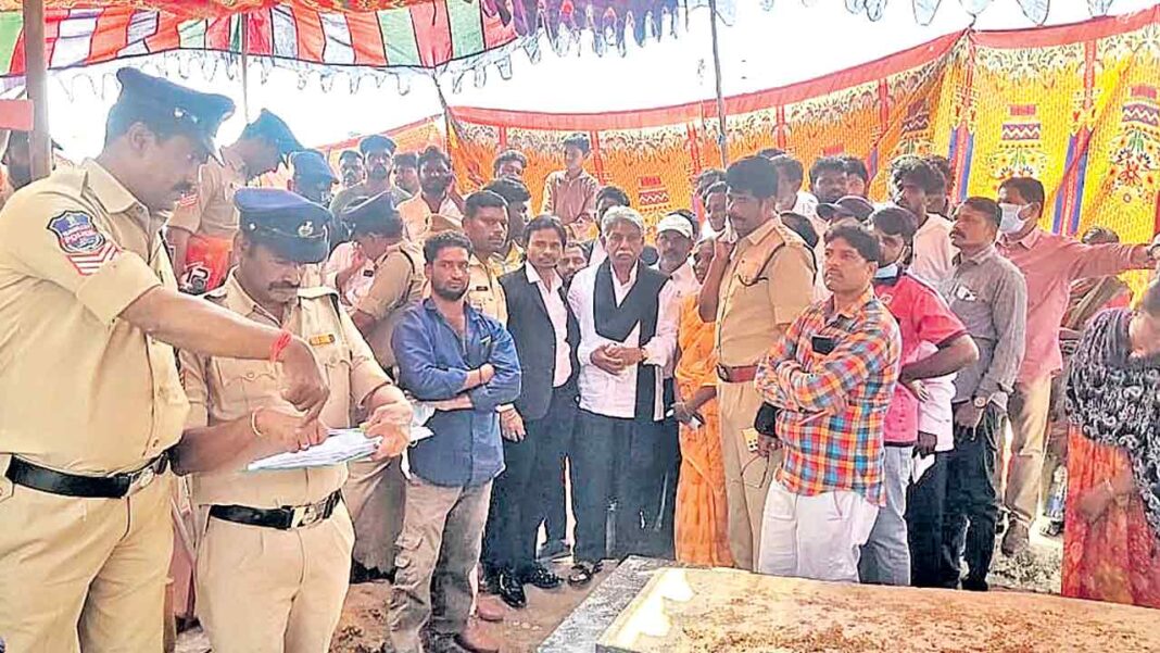 Postmortem of Rajesh’s body-Namasthe Telangana
– PARAHUSHAR NEWS