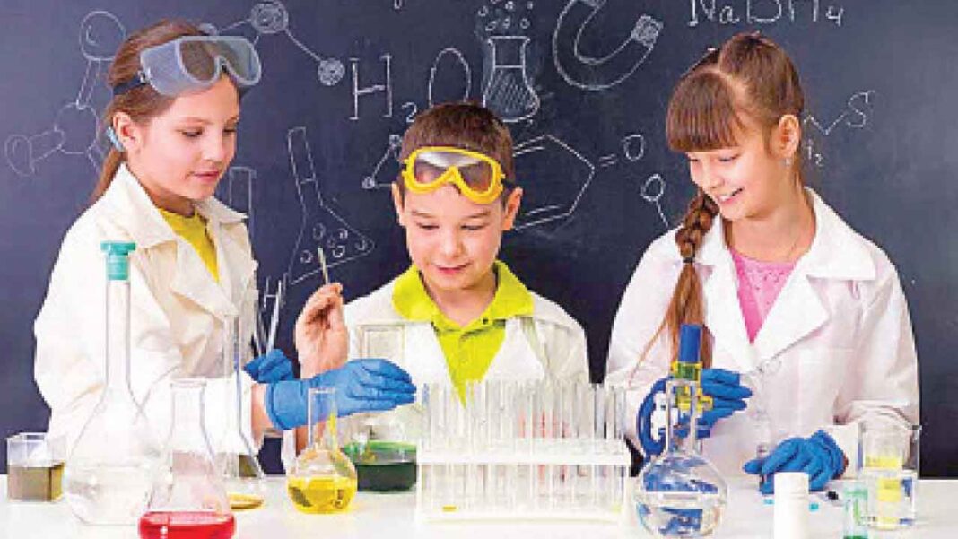 STEM విద్యలో డిజిటల్ సాధనాల పాత్ర
– PARAHUSHAR NEWS