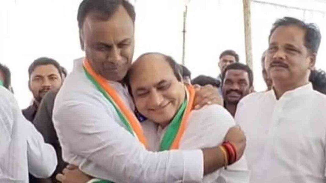 Vemreddy Raju Former municipal chairman of Chautuppal was defeated by the voter.. Namasthe Telangana
– PARAHUSHAR NEWS