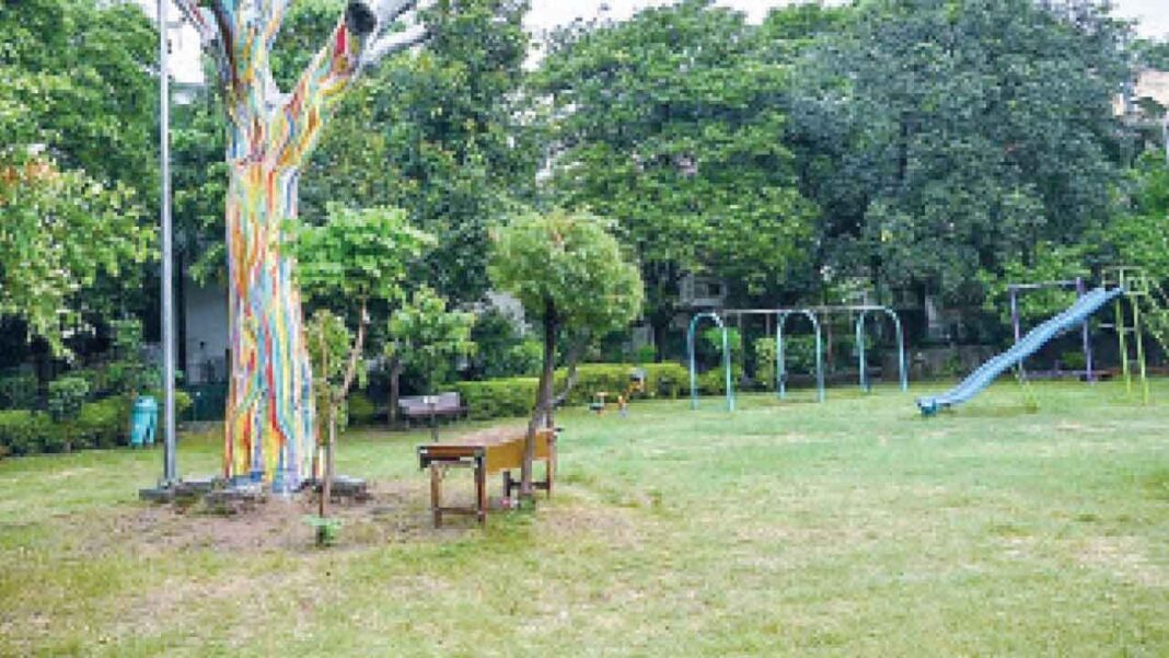 పార్కులను నిర్వహించడానికి RWAల కోసం MCD ఏకీకృత విధానాన్ని ప్లాన్ చేస్తుంది
– PARAHUSHAR NEWS