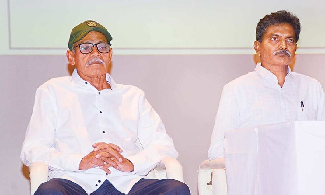మావోయిస్టు దేవూజీ రాజకీయాల్లోకి రానున్నారు
– PARAHUSHAR NEWS