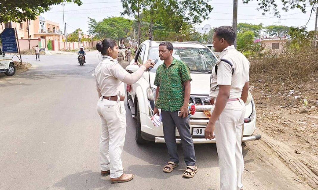 17వేలు ట్రాఫిక్ ఉల్లంఘించిన వారిపై రూ.9.57 కోట్ల జరిమానా
– PARAHUSHAR NEWS