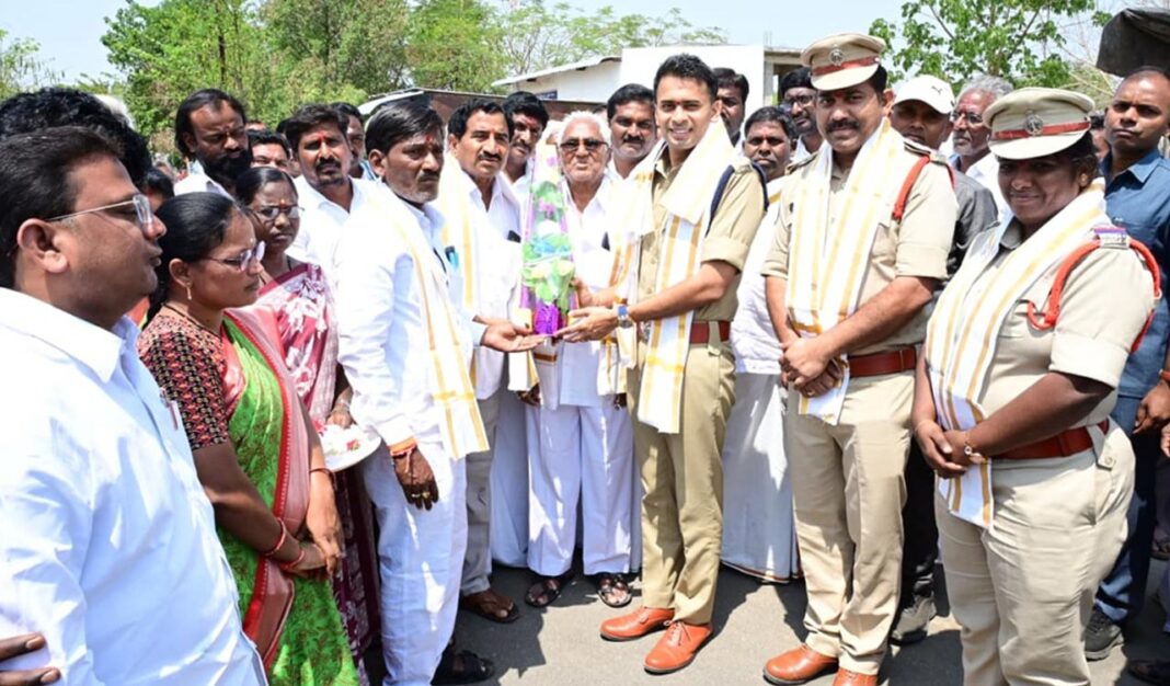 గ్రామస్తులు సీసీ కెమెరాల నిఘా కోసం వెళ్లాలని ఎస్పీ అఖిల్ మహాజన్ సూచించారు
– PARAHUSHAR NEWS