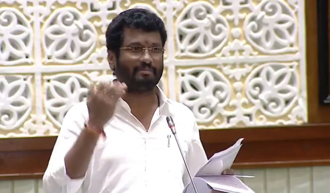 వ్యవసాయ కష్టాలు, గిరిజనుల భూముల సమస్యలు, ఉద్యోగ వాగ్దానాలపై బీఆర్‌ఎస్ ఎమ్మెల్యేలు కాంగ్రెస్ ప్రభుత్వాన్ని నిందించారు

