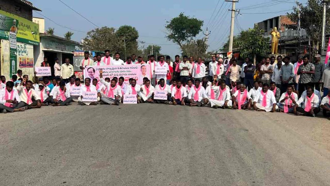 Farmers’ protest under BRS in Lakshmidevipalli. Demand to give Mallanna Sagar water-Namasthe Telangana
– PARAHUSHAR NEWS