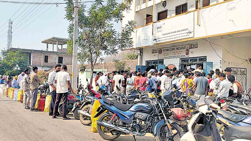 గ్యాస్‌ షాక్‌.. రాష్ట్రంలో ఎల్పీజీ కష్టాలు