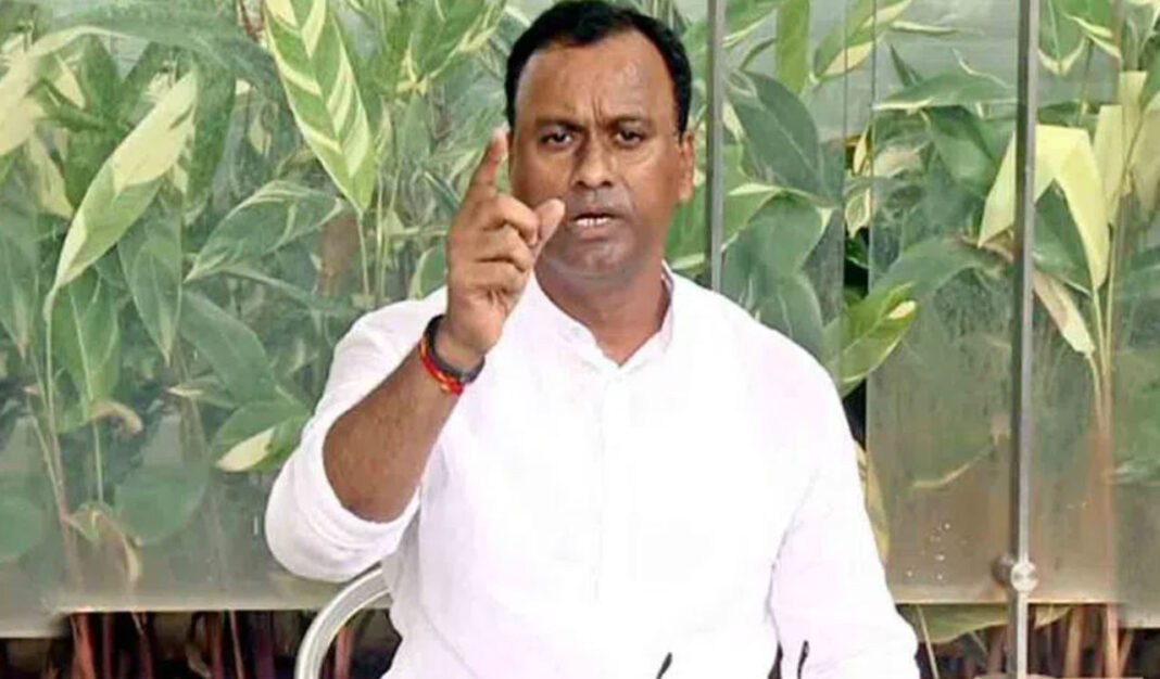 కేబినెట్ బెర్త్ హామీని రాజగోపాల్ రెడ్డి పునరుద్ఘాటించారు
– PARAHUSHAR NEWS