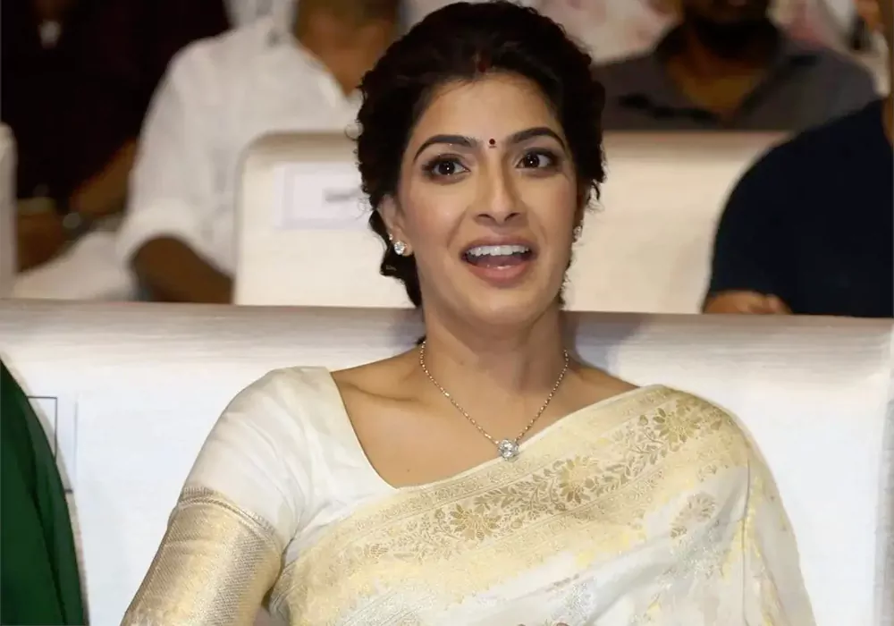 ఎస్. సరస్వతి హైలెట్స్ ఇవే.. వాళ్ళకి బెయిల్ ఎందుకు ఇస్తున్నారు
– PARAHUSHAR NEWS
