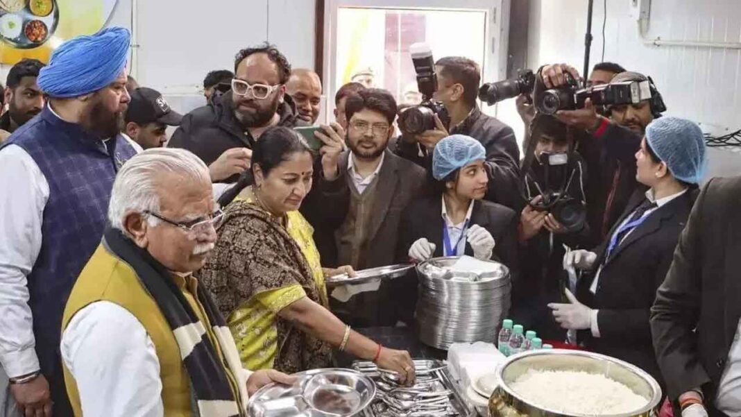 ఒత్తిడిలో అటల్ క్యాంటీన్లు
