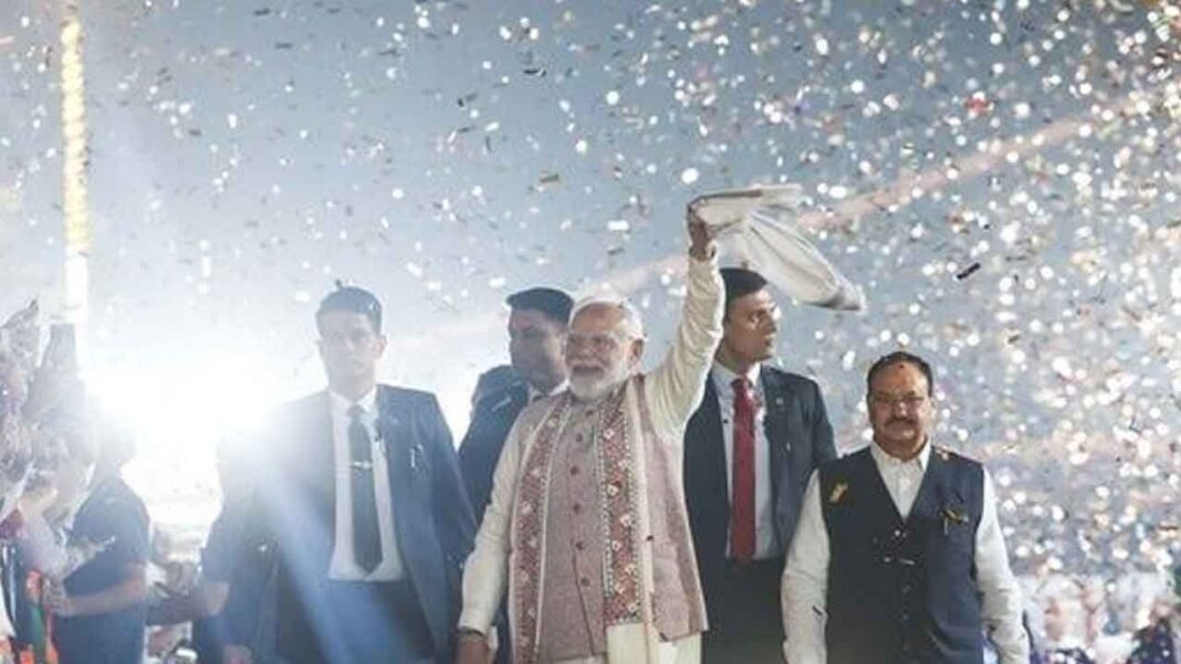 ప్రపంచంలోనే అత్యంత ప్రజాదరణ పొందిన నాయకుడిగా మోదీ కొనసాగుతున్నారు
– PARAHUSHAR NEWS