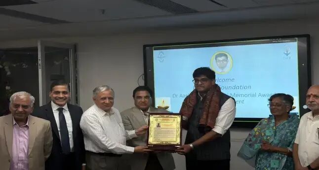 ప్ర‌షో ఫౌండేషన్ డా. ఆశ్ర‌య్ సాయి వెంక‌ట్ గుడ్ల‌వ‌ల్లేటి మెమోరియ‌ల్ అవార్డు 2026ని డా. లోకేష్ సైనీకి ప్ర‌దానం చేసింది.
