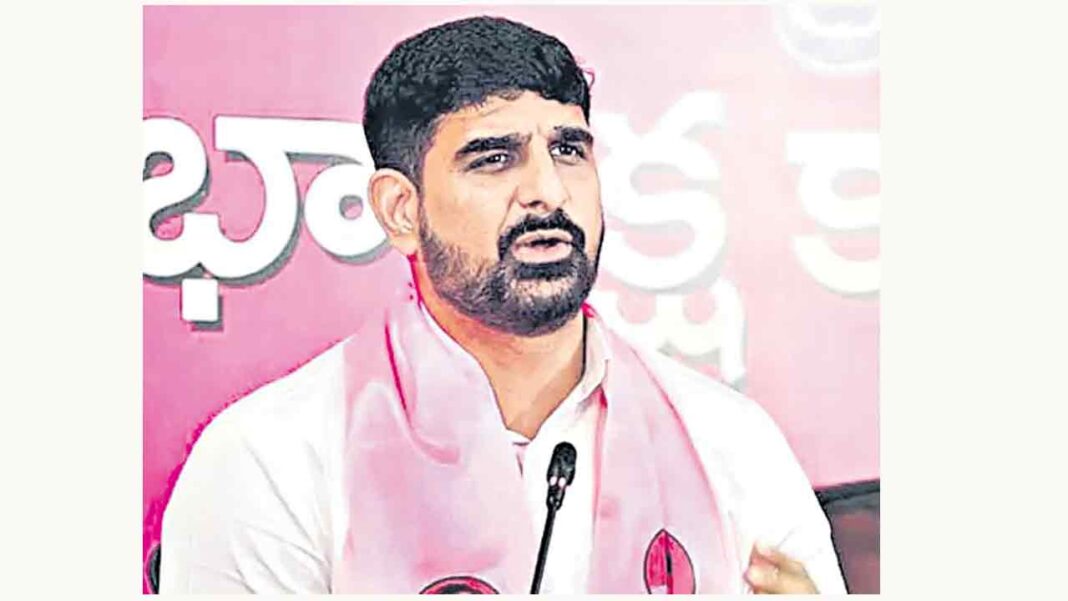Suicide due to government negligence: Kaushik Reddy-Namasthe Telangana
– PARAHUSHAR NEWS