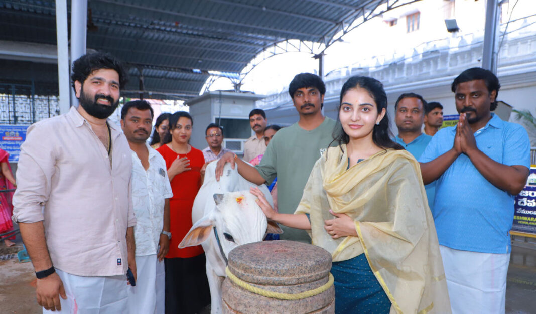 వేములవాడ ఆలయాన్ని సందర్శించిన తెలుగు నటి అననీ నాగళ్ల
– PARAHUSHAR NEWS