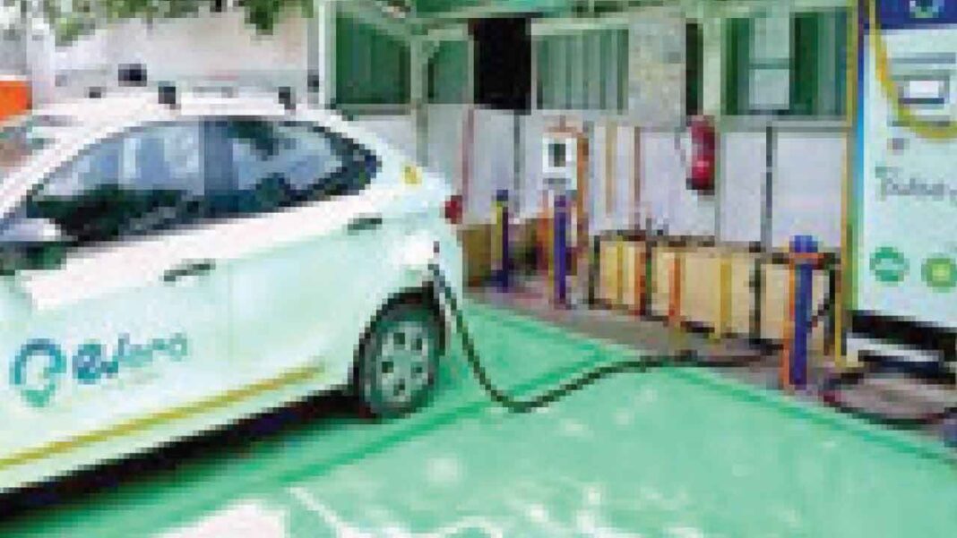 FY26లో EV అమ్మకాలు 25% పెరిగి 24.52L యూనిట్లకు చేరుకున్నాయి
– PARAHUSHAR NEWS