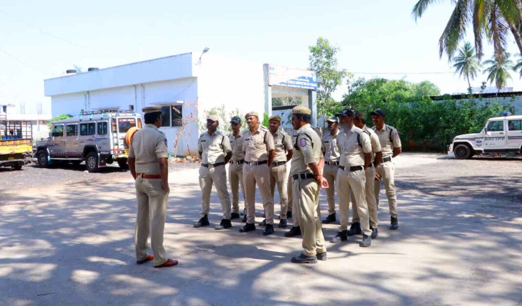 హరీశ్రావు, బీఆర్ఎస్ నాయకులను పరిగి మార్గమధ్యంలో నార్సింగి వద్ద అరెస్టు చేశారు
– PARAHUSHAR NEWS