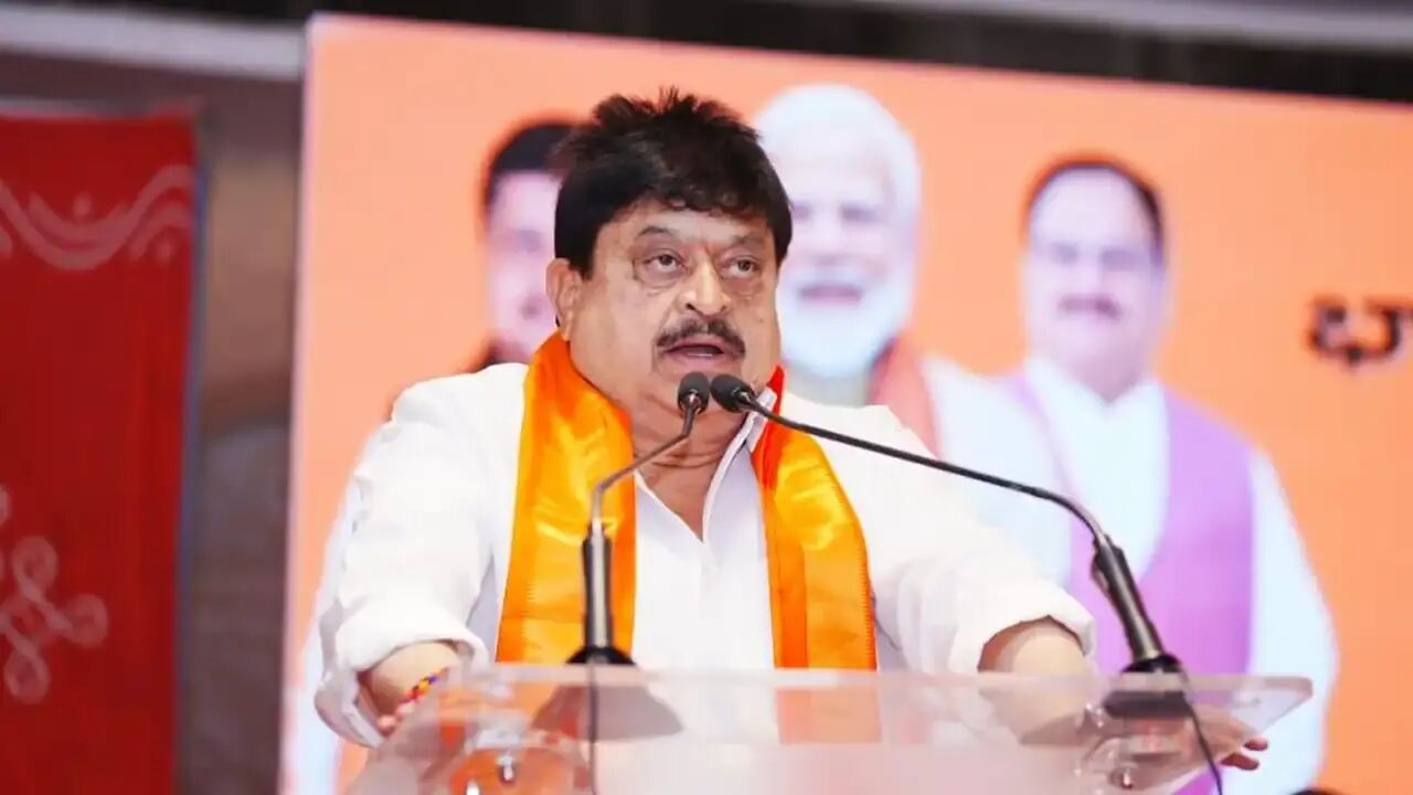 ఆర్టీసీ, సచివాలయ సిబ్బంది డిమాండ్లను ప్రభుత్వం పట్టించుకోవడం లేదని బీజేపీ చీఫ్ మండిపడ్డారు
– PARAHUSHAR NEWS