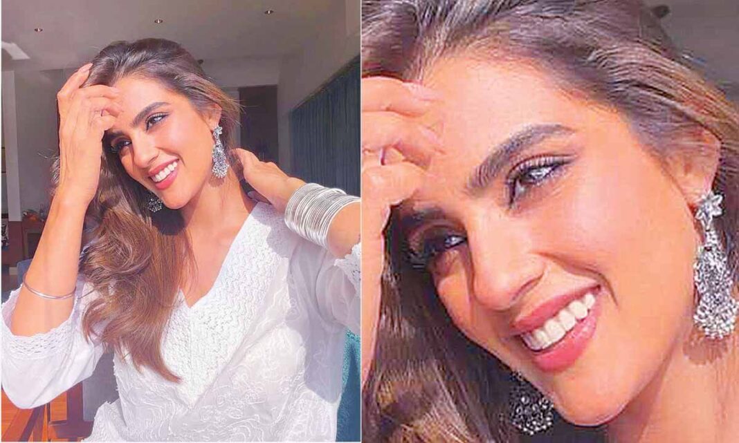కావ్య థాపర్ వేసవి చక్కదనాన్ని నిర్వచించింది
– PARAHUSHAR NEWS