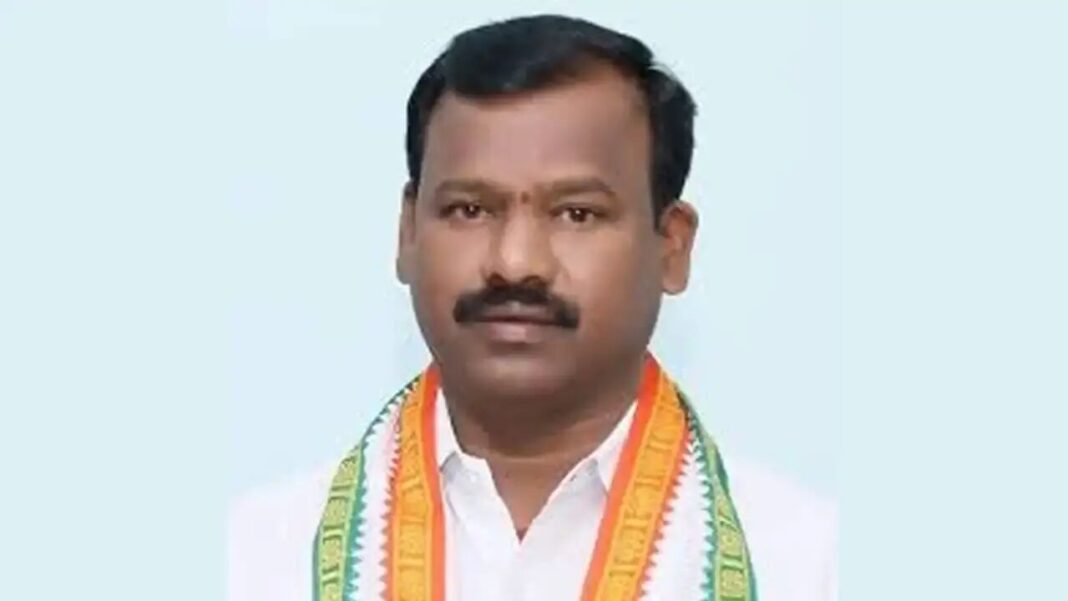 కుల గణన కోసం పట్టణ కాంగ్రెస్ అధ్యక్షుడు రేవంత్‌ను అభినందించారు
