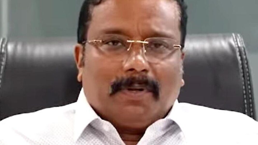 కేరళ ఐఏఎస్ అధికారి బి. అశోక్‌పై సస్పెన్షన్ వేటు పడింది
