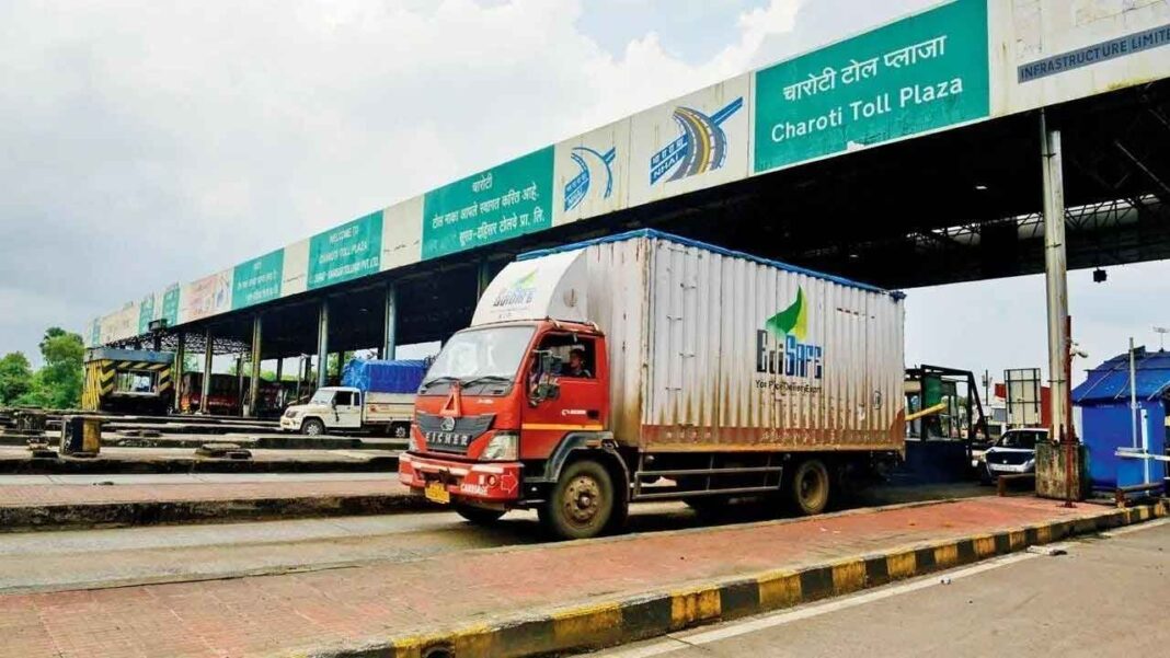 నేటి నుంచి టోల్‌ప్లాజాలు నగదు రహితం
