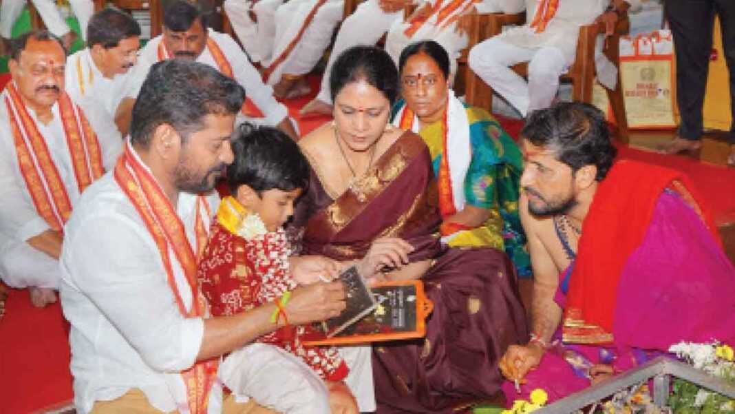 బాసర ఆలయంలో సీఎం రేవంత్ రెడ్డి భారీ అభివృద్ధి కార్యక్రమాలను ప్రారంభించారు

