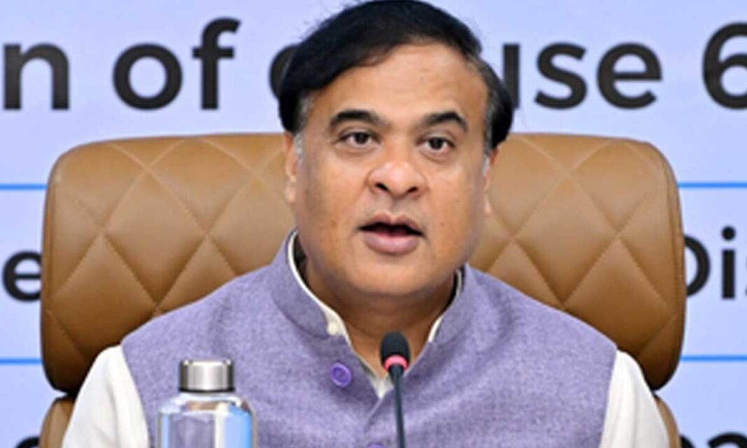 భార్యకు పాస్‌పోర్ట్‌లు కావాలని కాంగ్రెస్ క్లెయిమ్ చేయడంతో అస్సాం సిఎం హిమంత బిస్వా శర్మ 'పాకిస్తాన్ లింక్' అని పేర్కొన్నారు.
