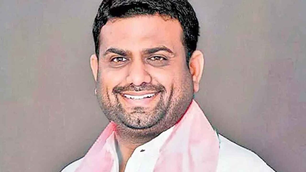 రోహిత్ రెడ్డితో పాటు మరికొందరికి కోర్టు కస్టడీ మంజూరు చేసింది
