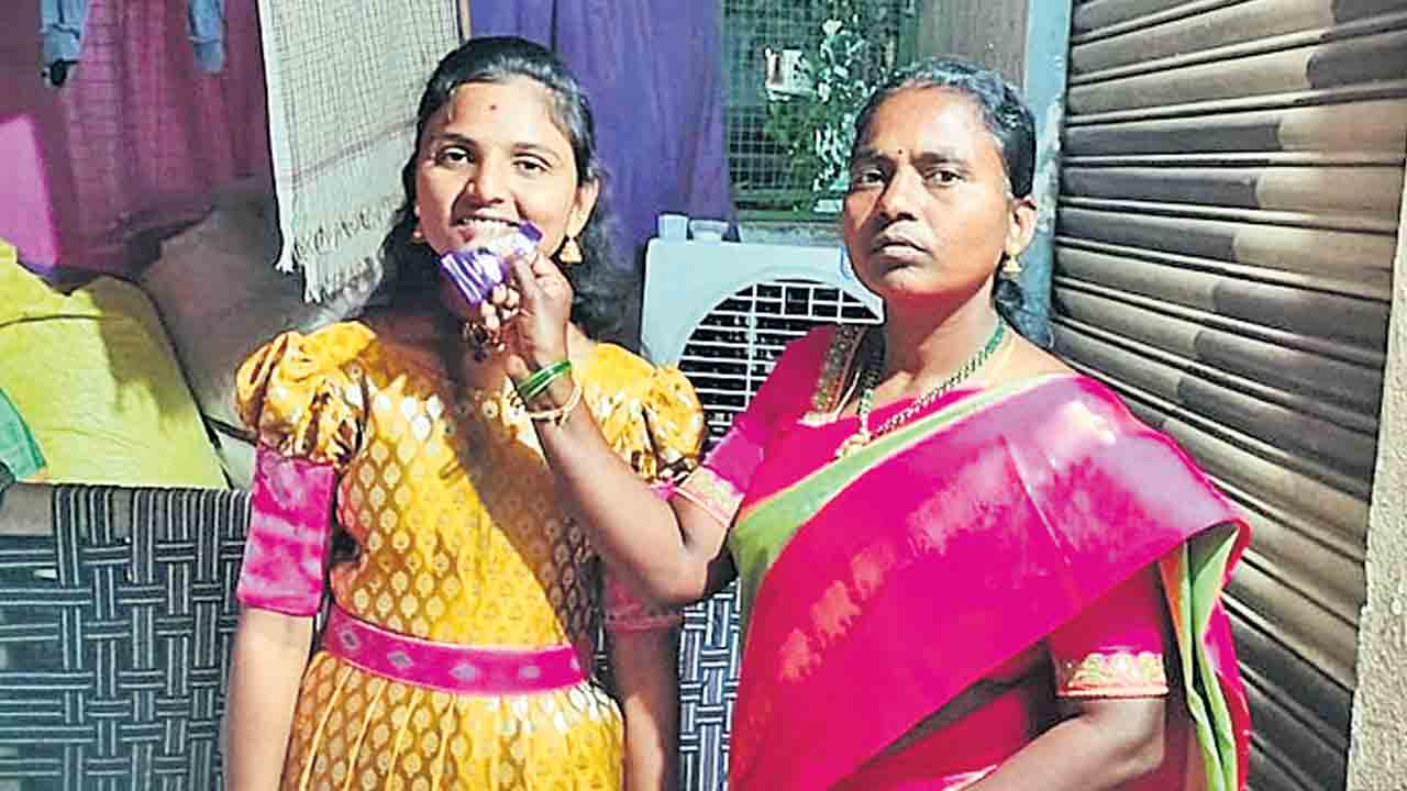 Murder of mother and daughter for property.. Exponent of close relatives