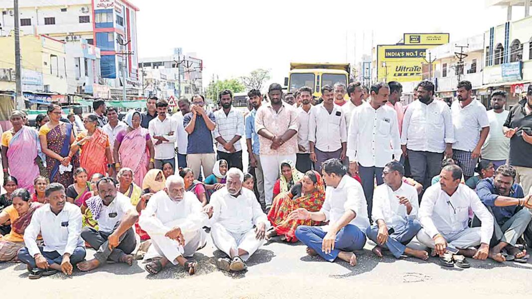 Farmers who died under the austere regime
– PARAHUSHAR NEWS