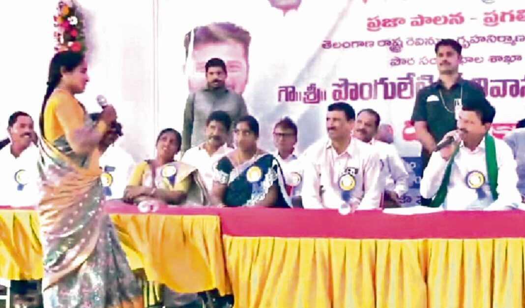 ఖమ్మం ఇందిరమ్మ ఇళ్ల కేటాయింపుపై దుమారం: ‘పేద’ లబ్ధిదారుడి కొడుకు విదేశాల్లో, కూతురు ప్రభుత్వ ఉద్యోగంలో
– PARAHUSHAR NEWS