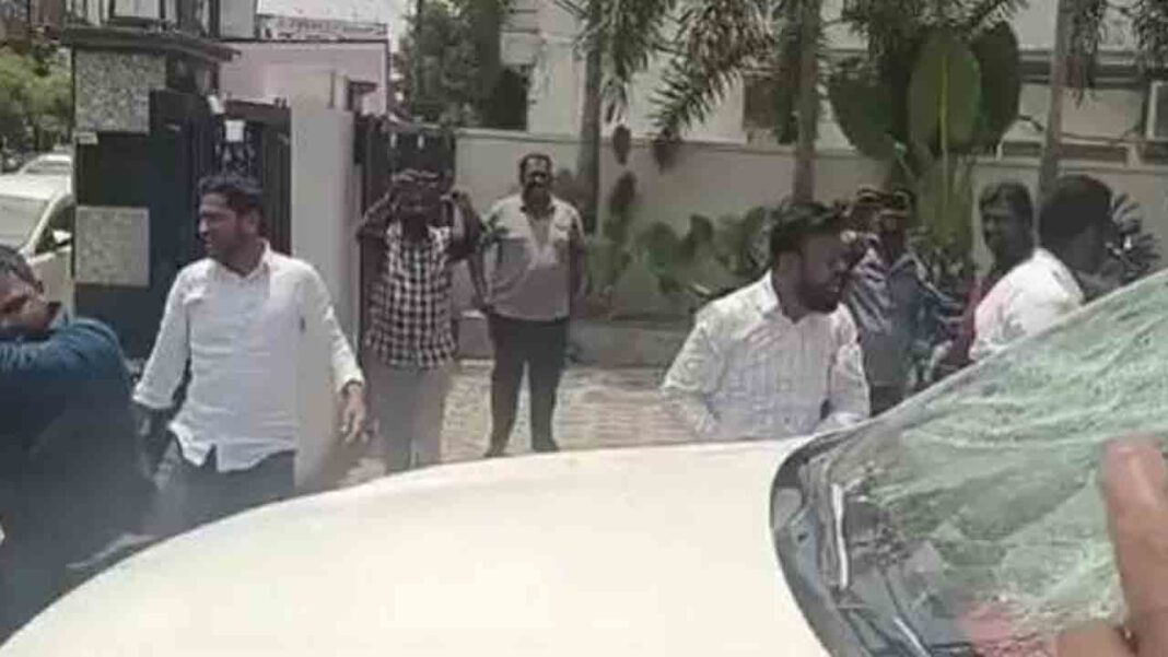 Attack on Huzurabad Camp Office-Namasthe Telangana
– PARAHUSHAR NEWS