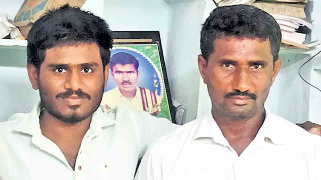 Tragedy in Karlapalli, Mulugu district..Father and son died after saving the calf-Namasthe Telangana
– PARAHUSHAR NEWS