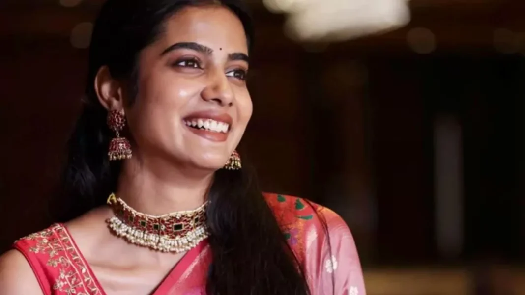 లెజండ్రీస్ ముందు కన్నీళ్లు పెట్టుకున్న శ్రీ గౌరిప్రియ.. అచ్చ తెలుగు యంగ్ హీరోయిన్
– PARAHUSHAR NEWS