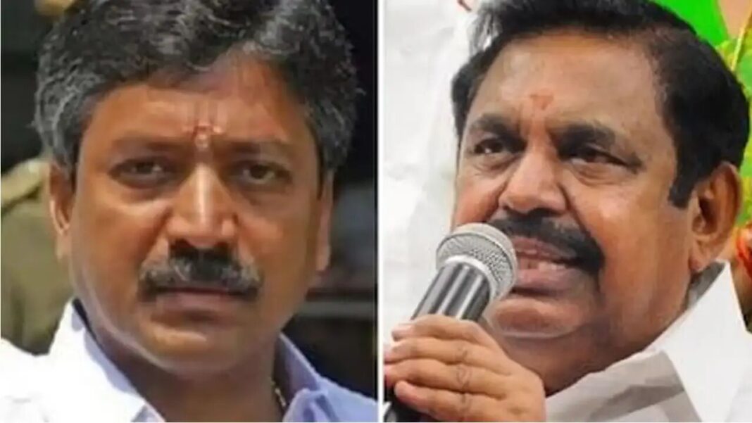 ఏఐఏడీఎంకే చీలిక వైపు చూస్తోంది
– PARAHUSHAR NEWS