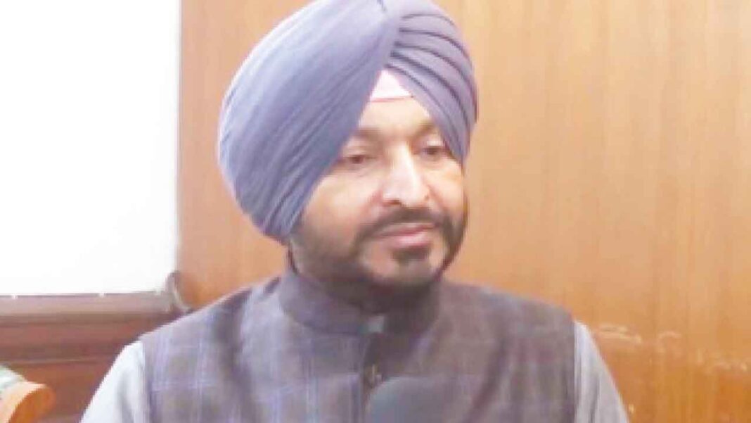 'గుండగడ్డి'లో మునిగితేలినందుకు రవనీత్

