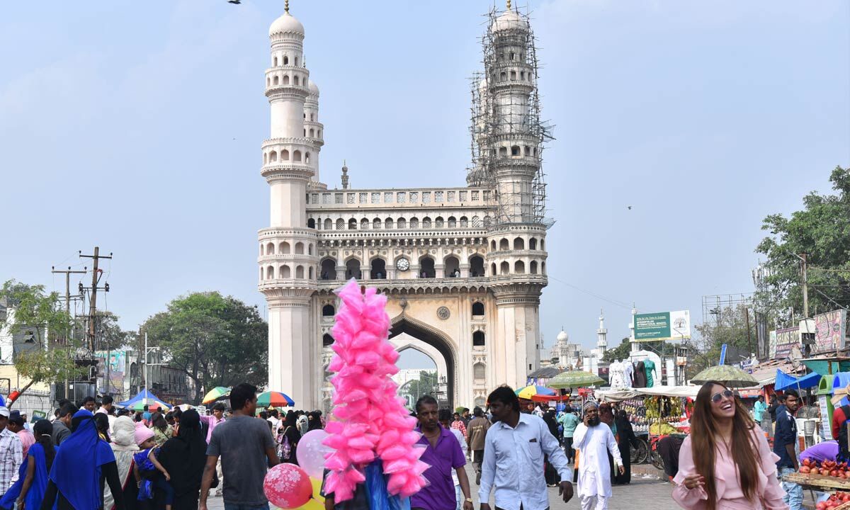 చార్మినార్ సమీపంలో ప్రజలకు ఇబ్బంది కలిగించిన ఆక్రమణదారులను కోర్టు దోషులుగా నిర్ధారించింది
