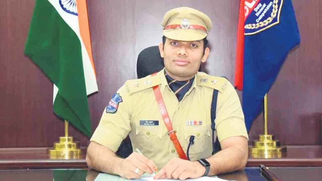 జ్యువెలరీ షాపు దోపిడీపై బీహార్ గ్యాంగ్ ప్రమేయం ఉందని కరీంనగర్ సీపీ వివరించారు
– PARAHUSHAR NEWS