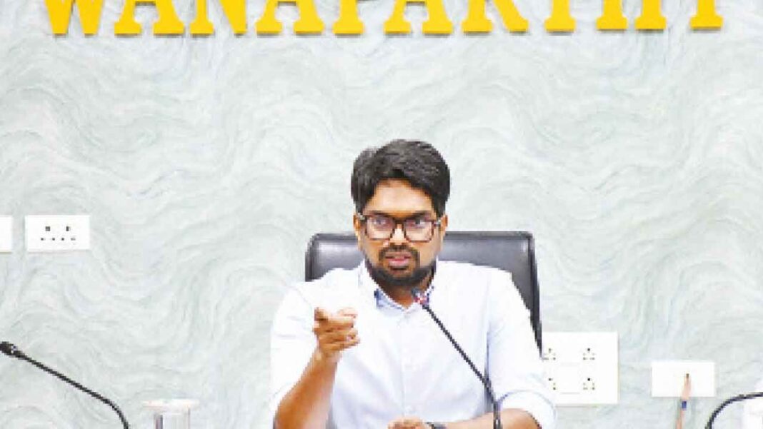 పండించిన ధాన్యం కోసం అదనపు నిల్వ స్థలం కోసం అధికారులు ఆరా తీస్తున్నారు
– PARAHUSHAR NEWS