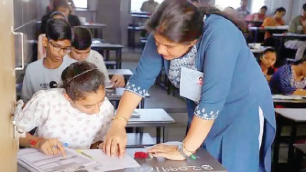ప్రభుత్వం దాని పాఠశాలల ఆడిట్ నిర్వహించాలి
