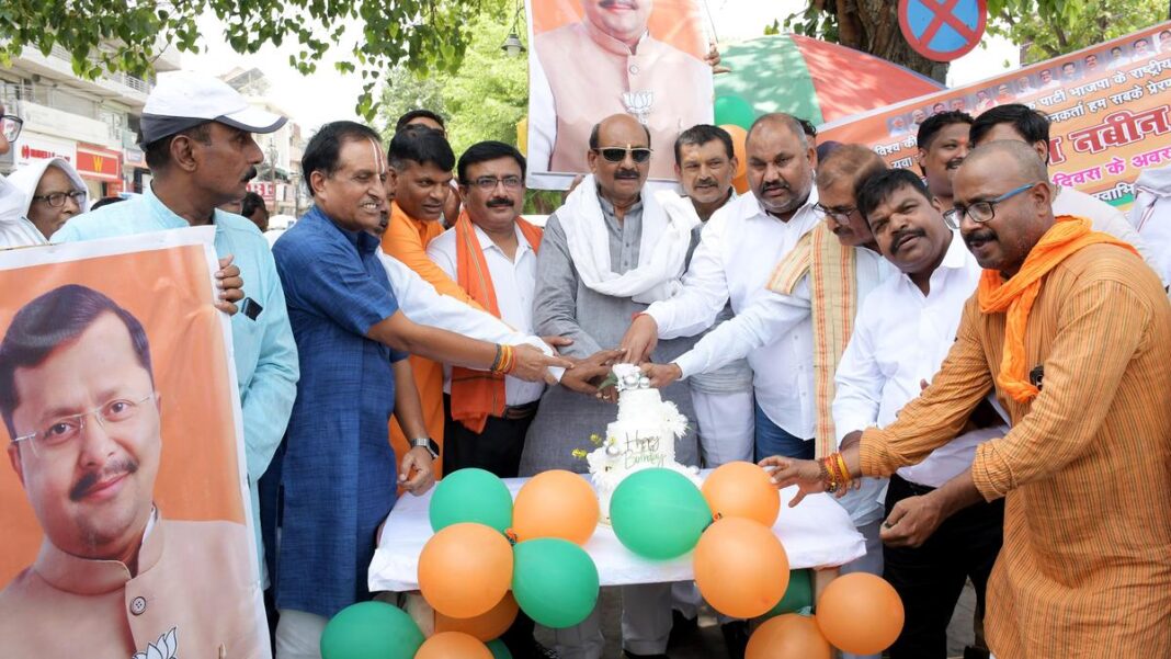 బీజేపీ అధ్యక్షుడు నితిన్ నబిన్ పుట్టినరోజు: పాట్నాలో దృష్టి లోపం ఉన్న పిల్లలకు మెలోడీ చాక్లెట్లు పంపిణీ చేశారు
– PARAHUSHAR NEWS