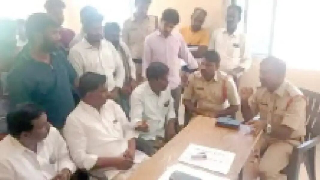 బోగస్ ఓట్ల ఆరోపణలతో మత్స్యకార ఎన్నికలు ఉత్కంఠగా మారాయి
– PARAHUSHAR NEWS